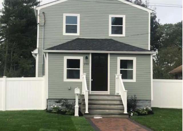 Property at 393 S 4th St, Lindenhurst, NY 11757, 4 beds, 2 baths