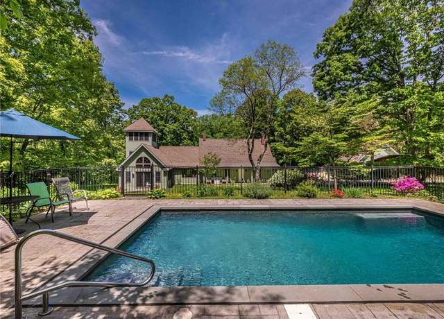 Property at 74 Hilltop Rd, Rhinebeck, NY 12572, 3 beds, 3.5 baths