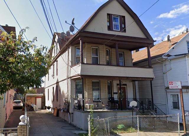 Property at 8830 172nd St, Jamaica, NY 11432, 8 beds, 4 baths