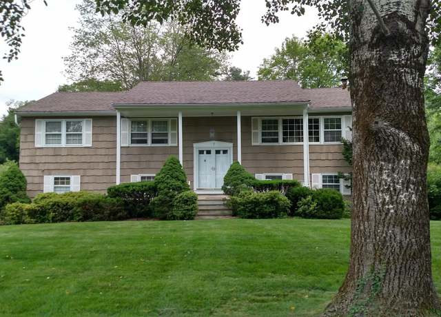 Property at 7 Oak Hill Rd, Chappaqua, NY 10514, 4 beds, 3 baths