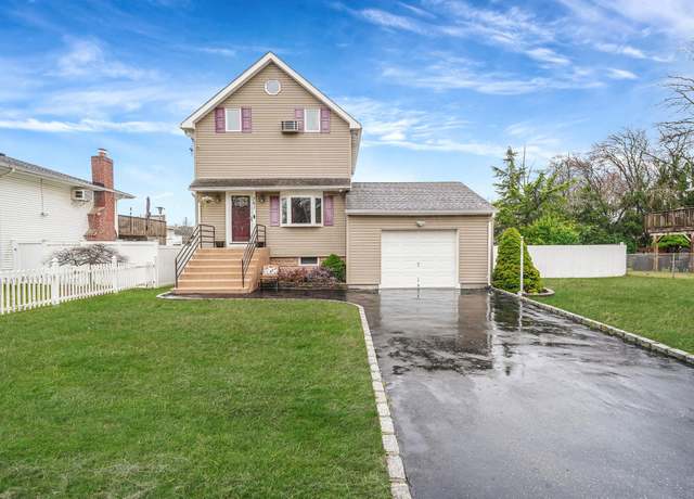 Property at 361 Kansas St, Lindenhurst, NY 11757, 3 beds, 2 baths