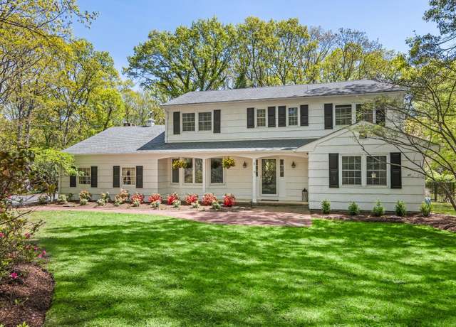 Property at 16 Southgate Rd, Setauket, NY 11733, 4 beds, 2.5 baths