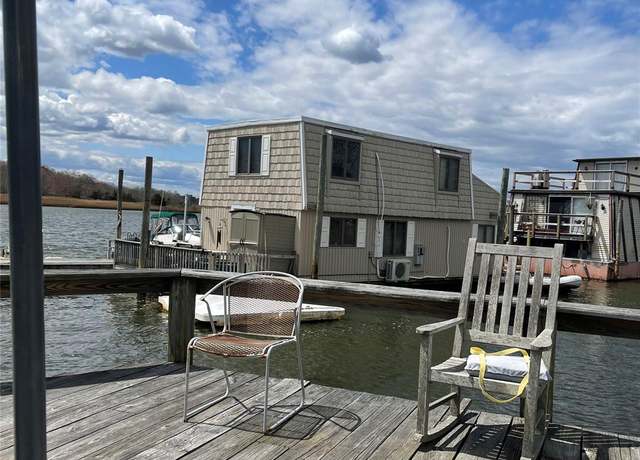 Property at 149 c Riverside Dr, Riverhead, NY 11901, 2 beds, 1 bath