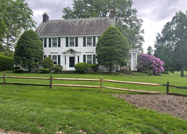 Property at 36 South Dr, Manhasset, NY 11030, 6 beds, 3.5 baths