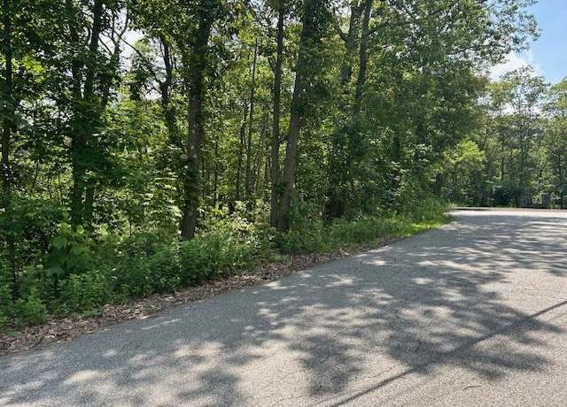 Property at 50 Crest Dr, Mahopac, NY 10541