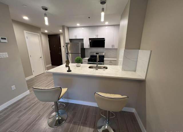 Property at 42-18 147th St Unit 4A, Flushing, NY 11355, 1 bed, 1 bath