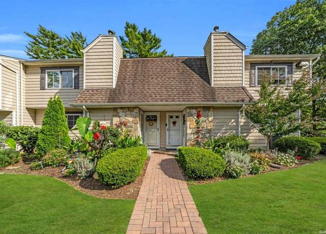 Property at 215 Lake Pointe Cir #215, Middle Island, NY 11953, 2 beds, 1 bath