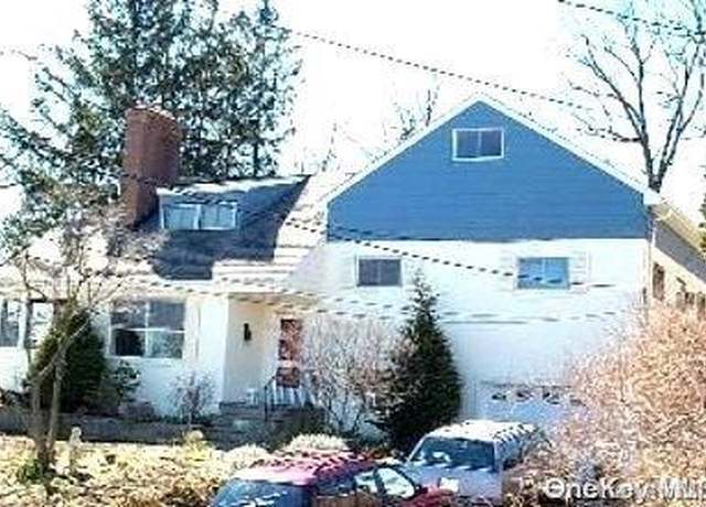 Property at 10 Farview Ave, Bayville, NY 11709, 5 beds, 3 baths