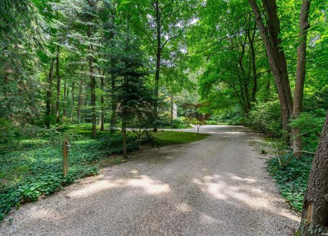 Property at 20 Sheep Ln, Locust Valley, NY 11560, 3 beds, 2.5 baths