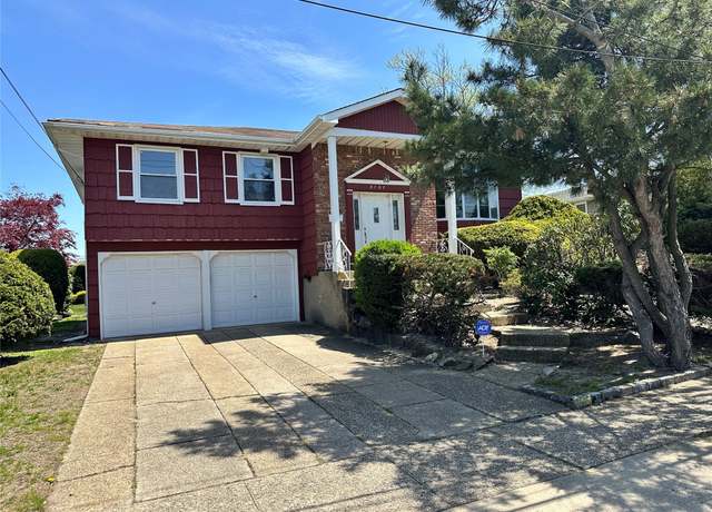 Property at 3137 Monterey Dr, Merrick, NY 11566, 4 beds, 2.5 baths
