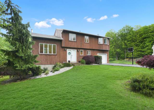 Property at 300 Chestnut Ct, Yorktown Heights, NY 10598, 3 beds, 2.5 baths