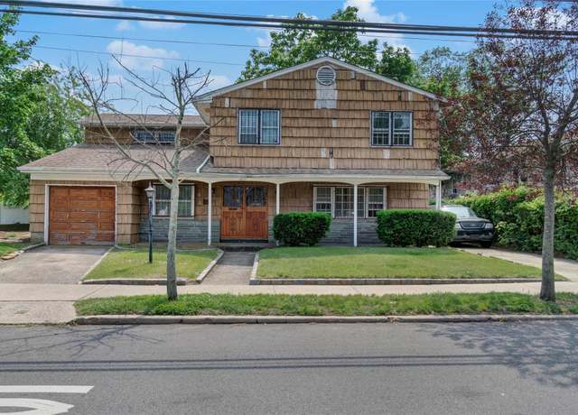 Property at 2805 Mott Ave, Far Rockaway, NY 11691, 4 beds, 2.5 baths