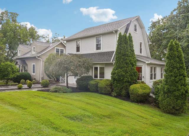 Property at 10 Mountain View Ave, Pearl River, NY 10965, 3 beds, 1.5 baths