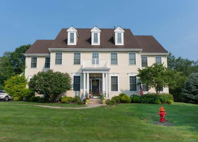 Property at 226 Buttonwood Way, Hopewell Junction, NY 12533, 4 beds, 3.5 baths