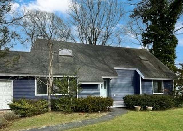 Property at 202 Trout Brook Ln, Riverhead, NY 11901, 3 beds, 2 baths