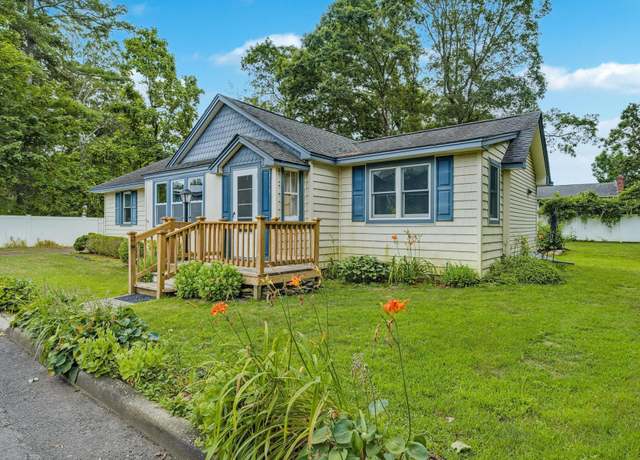 Property at 11 Rhoda Ave, Smithtown, NY 11787, 3 beds, 2 baths