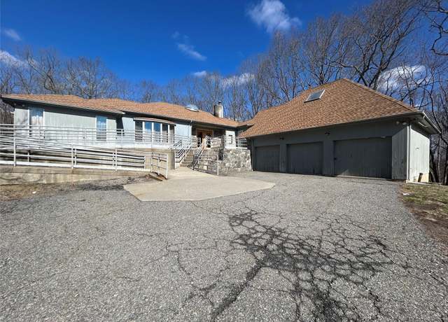 Property at 1 Jeanne Ct, Mahopac, NY 10512, 4 beds, 2.5 baths