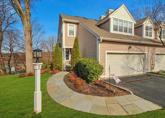 Property at 5 Clubway Cir, Yonkers, NY 10710, 4 beds, 3.5 baths
