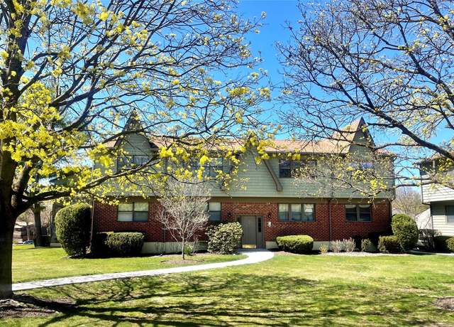 Property at 34 Milford Ln, Suffern, NY 10901, 2 beds, 2 baths