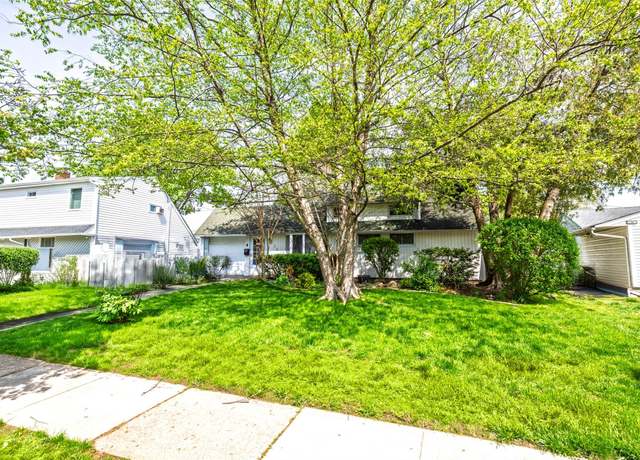 Property at 33 Atlas Ln, Hicksville, NY 11801, 4 beds, 2 baths