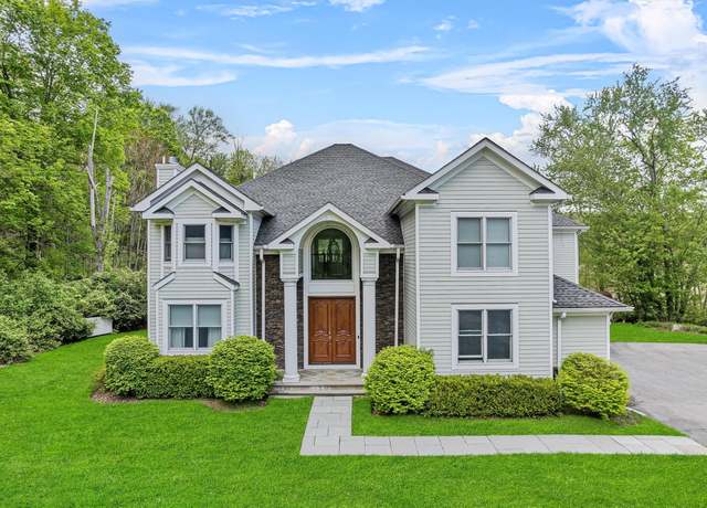 Property at 221 Smith Clove Rd, Highland Mills, NY 10930, 4 beds, 4.5 baths