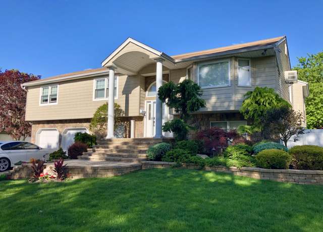 Property at 2080 Beech St, Wantagh, NY 11793, 6 beds, 4 baths