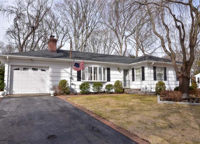 Property at 9 Marbeth Cir, Miller Place, NY 11764, 3 beds, 2.5 baths