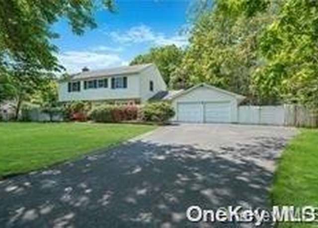 Property at 16 Seabrook Ln, Stony Brook, NY 11790, 4 beds, 3 baths