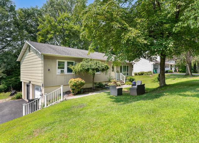 Property at 156 Bart Dr, Poughkeepsie, NY 12603, 3 beds, 2 baths