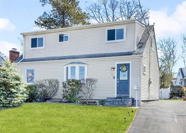 Property at 74 Heathcote Rd, Yonkers, NY 10710, 4 beds, 2 baths