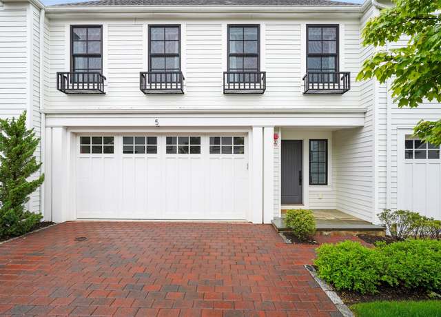 Property at 5 Rose Ln, Rye Brook, NY 10573, 3 beds, 3.5 baths