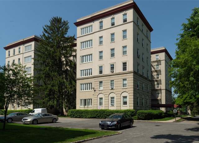 Property at 2 Park Ln Unit 2D, Mount Vernon, NY 10552, 2 beds, 2 baths