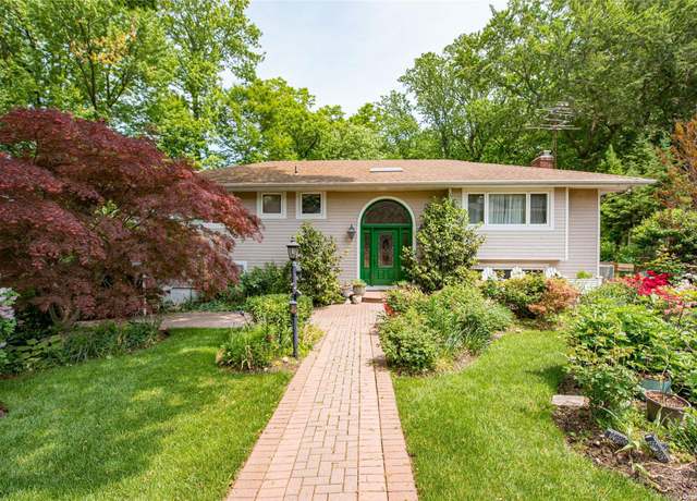 Property at 72 Sugar Maple Ln, Glen Cove, NY 11542, 4 beds, 3 baths