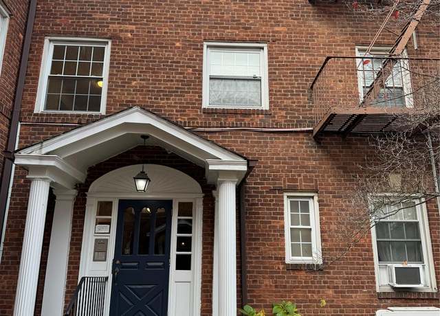 Property at 10 Welwyn Rd Unit 3E, Great Neck, NY 11021, 1 bed, 1 bath