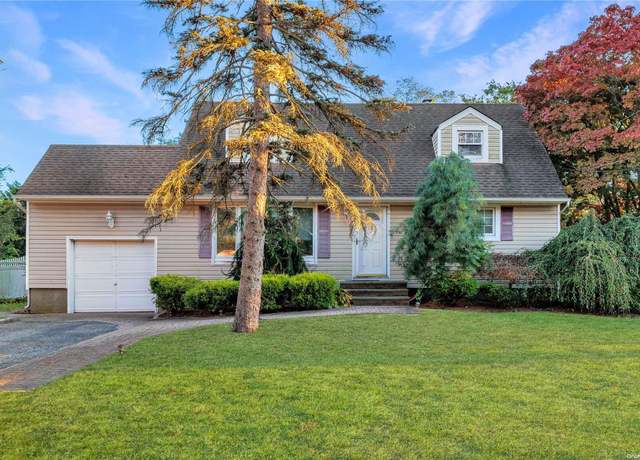 Property at 390 Clay Pitts Rd, East Northport, NY 11731, 4 beds, 2 baths