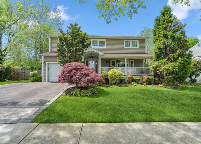 Property at 110 Cayuga Pl, Jericho, NY 11753, 5 beds, 3.5 baths