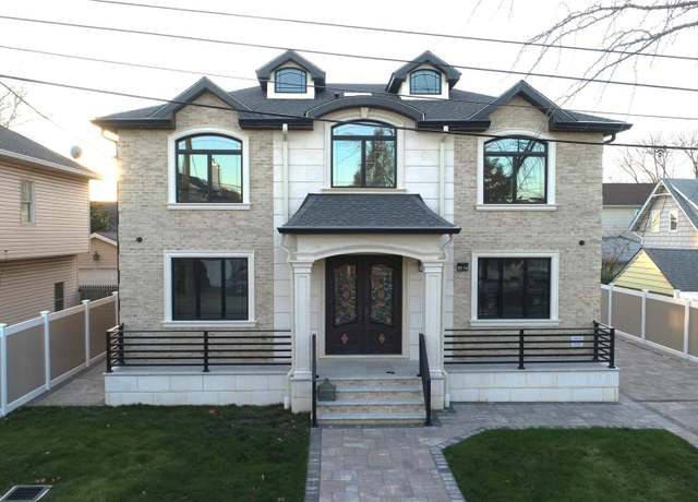 Property at 85-14 261st St, Floral Park, NY 11001, 5 beds, 5 baths