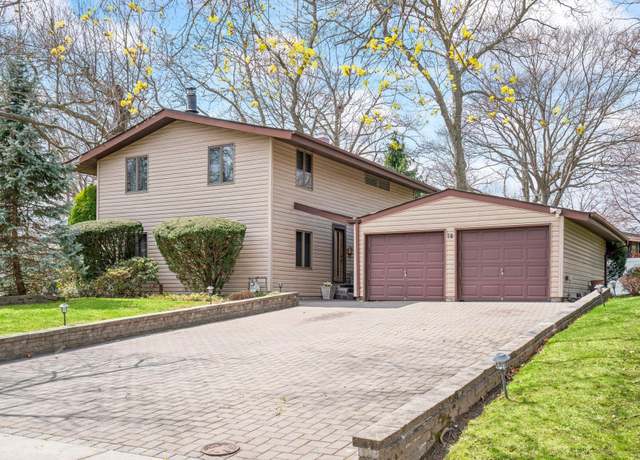 Property at 78 Shinbone Ln, Commack, NY 11725, 4 beds, 2.5 baths