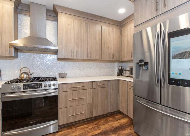 Property at 211-06 75th Ave Unit 5E, Oakland Gardens, NY 11364, 2 beds, 1 bath