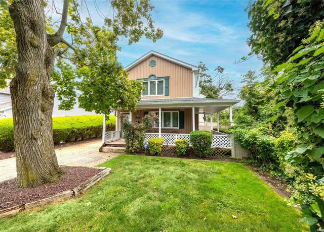 Property at 2777 Park Ave, Baldwin, NY 11510, 4 beds, 2.5 baths
