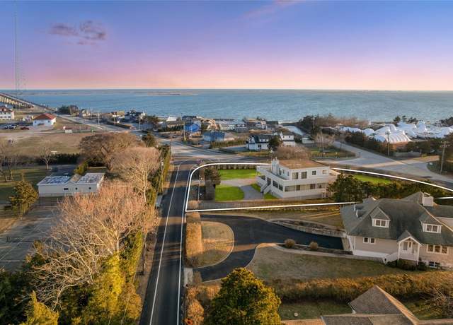 Property at 24 Lighthouse Rd, Hampton Bays, NY 11946, 5 beds, 4 baths