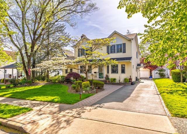 Property at 15 Davison Ave, East Rockaway, NY 11518, 3 beds, 2.5 baths