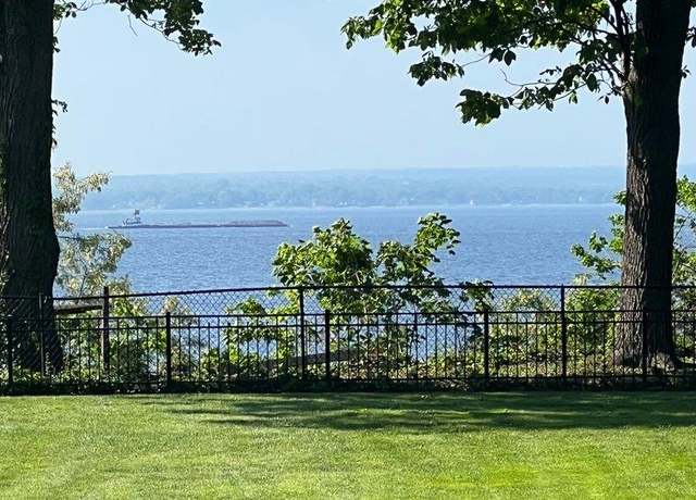 Property at 5 Cedar Ln, Glen Cove, NY 11542, 6 beds, 7.5 baths