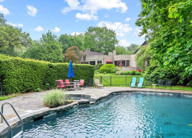 Property at 5 Cedar Ln, Glen Cove, NY 11542, 6 beds, 7.5 baths