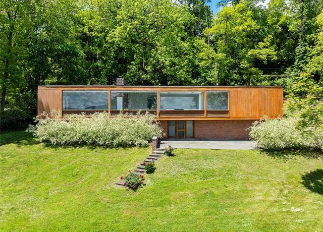 Property at 624 River Rd, Newburgh, NY 12550, 3 beds, 2 baths