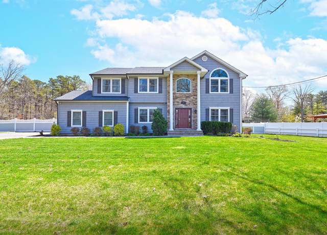 Property at 981 Baldwin Path, Dix Hills, NY 11746, 5 beds, 3 baths