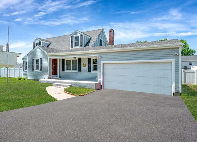 Property at 2656 Seminole Ave, Seaford, NY 11783, 4 beds, 2 baths