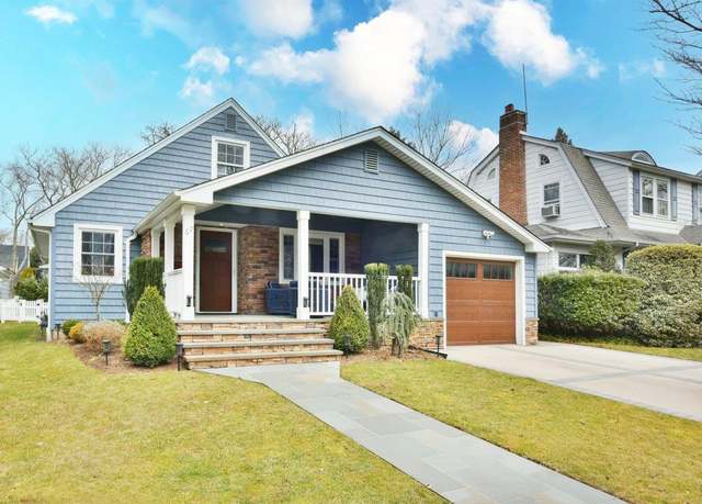 Property at 67 Ontario Rd, Floral Park, NY 11001, 4 beds, 2 baths