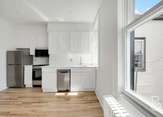 Property at 23-77 32nd St, Astoria, NY 11105, 6 beds, 3 baths