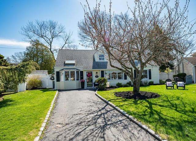 Property at 1331 Harry Ln, Merrick, NY 11566, 4 beds, 1.5 baths